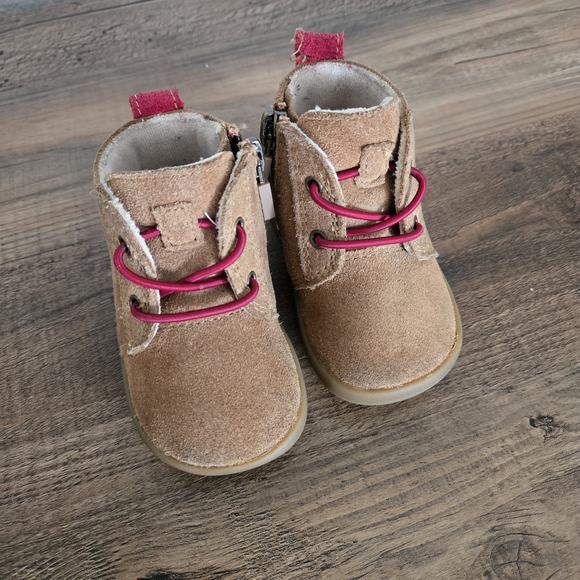 UGG Kristjan Chukka Boot - Kids' - Picture 1 of 7
